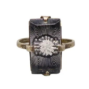 Anello in argento 925 con fiore incastonato sotto resina epossidica levigata