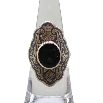 缟玛瑙配925银戒指。
