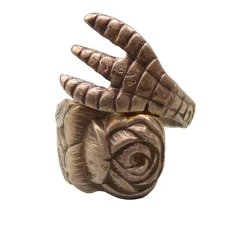 Statement-ring i sølv.