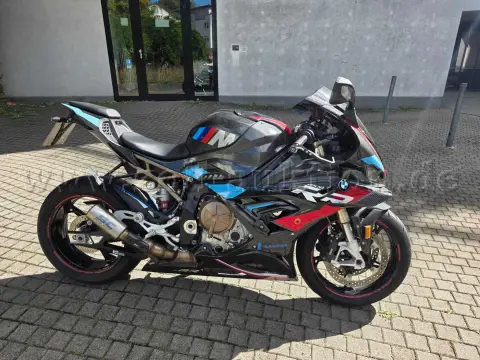 1 BMW S 1000 RR