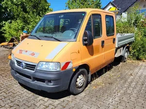 菲亚特 Ducato 130 Multijet 2,3 JTD 双排座平板卡车