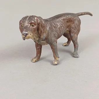 猎犬“SETTER”——维也纳青铜风格的动物雕像，20世纪，金属，多彩冷绘。