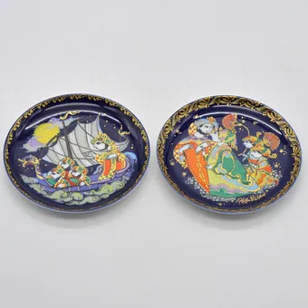 Björn Wiinblad. Rosenthal Germany，2 个装饰盘：辛巴达航海家 I+V，瓷器，约 1970 年代