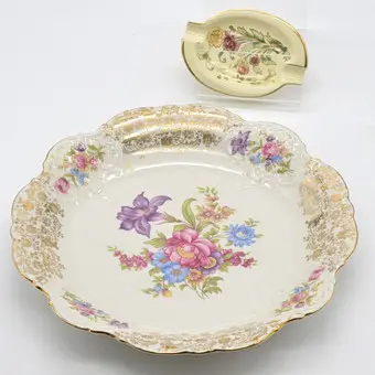2件瓷器，手绘，花卉与金彩，约1950年代：Zsolnay烟灰缸 + Bavaria装饰盘