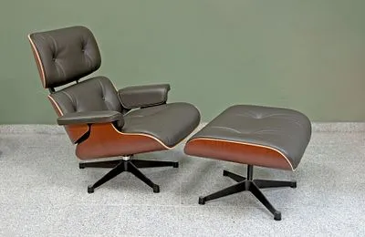 Eames, Ray og Charles: Lounge chair med ottoman