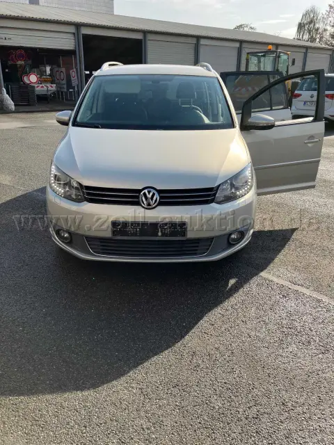 1 Volkswagen Touran