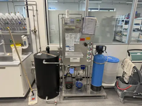 Impianto a osmosi inversa (LWA001) Monkemoller UOC-E120/450