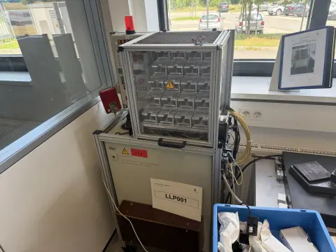 Banco di prova interruttori (LLP001) (test di durata - 1000 cicli)