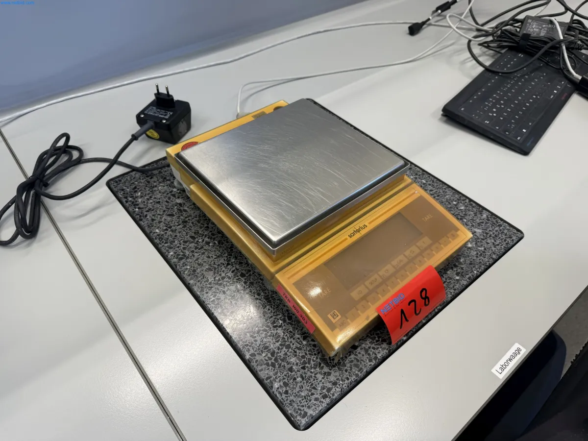 Vaaka Sartorius LP5200P