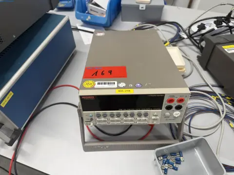 Keithley 2700 Multimeter/Data Acquisition System multimetre