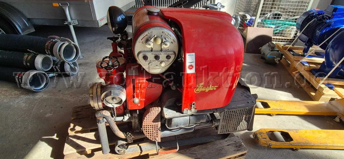 1台便携式消防泵 Ziegler TS 8/8，配件供应机