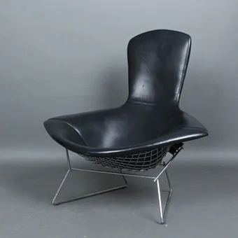 HARRY BERTOIA。Knoll International，Bird Chair，型号 '' 423 ''，镀铬钢丝，皮革，1952年设计。