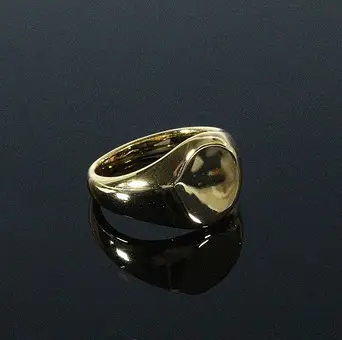MERALIN JEWELRY. 925 ayar sterlin gümüşten statement yüzük, 50 numara, altın kaplama.
