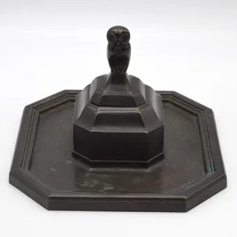 哈里·利布曼(1876-1941)。古董墨水瓶,带猫头鹰,青铜,新艺术风格,约1900年,带签名。