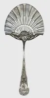 稀有大型勺 / 撒粉器 "WMF" 镀银，约1880年，长24厘米，宽11厘米，扇形装饰