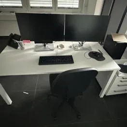 Ofis mekânı donanımı