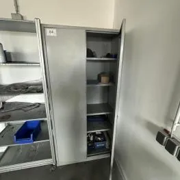 2 doble stålskap