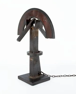 20世纪下半叶雕塑家：带覆盖半圆的构成