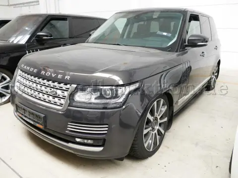 1辆Land Rover Range Rover