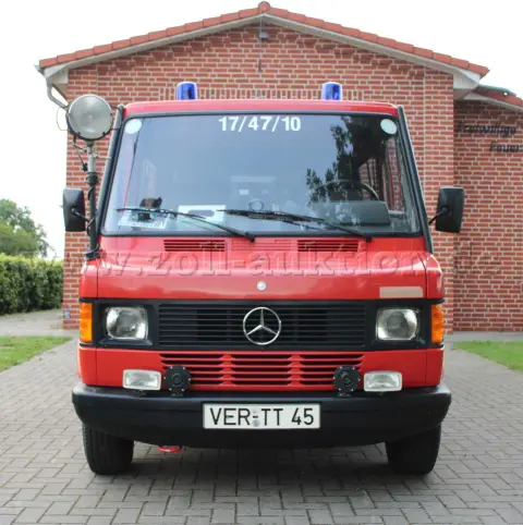 1 Mercedes-Benz (D) 310KA TSF8 año 1992 vehículo de bomba portátil