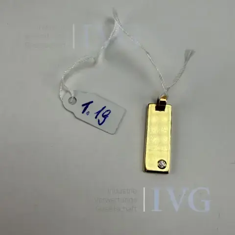 Gullanheng med diamant (750 gult gull)