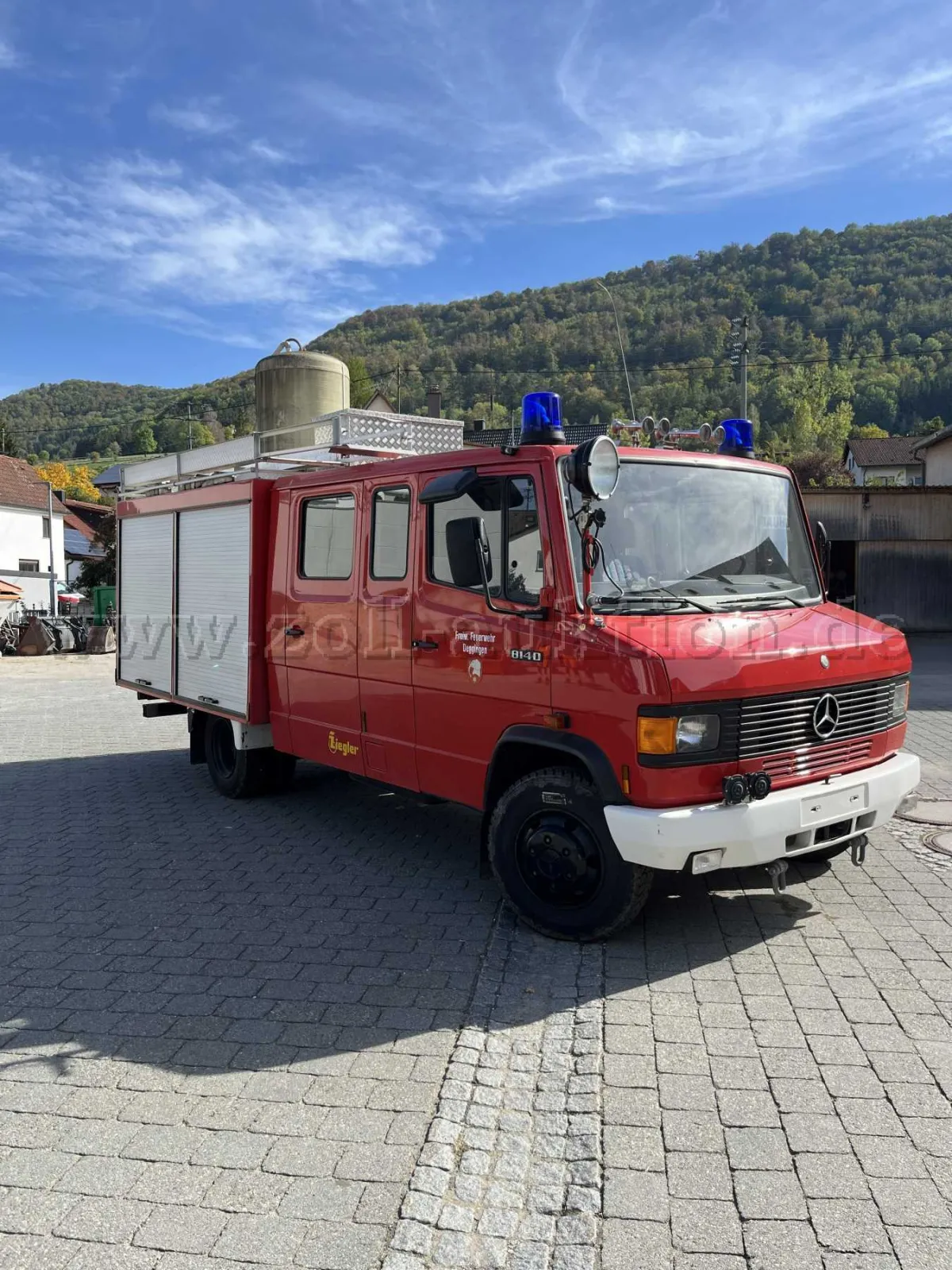 1 fire engine LF8, Mercedes-Benz 814 D / Ziegler