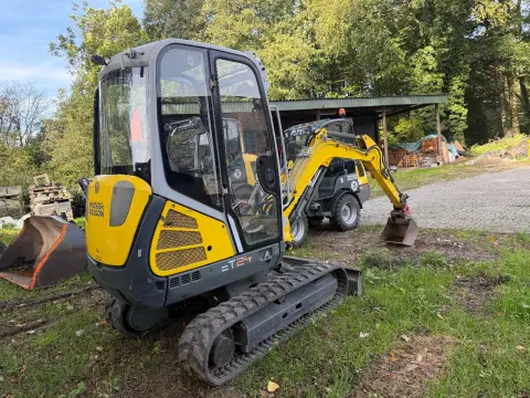 小型挖掘机 Wacker Neuson ET 24 (E12-04)