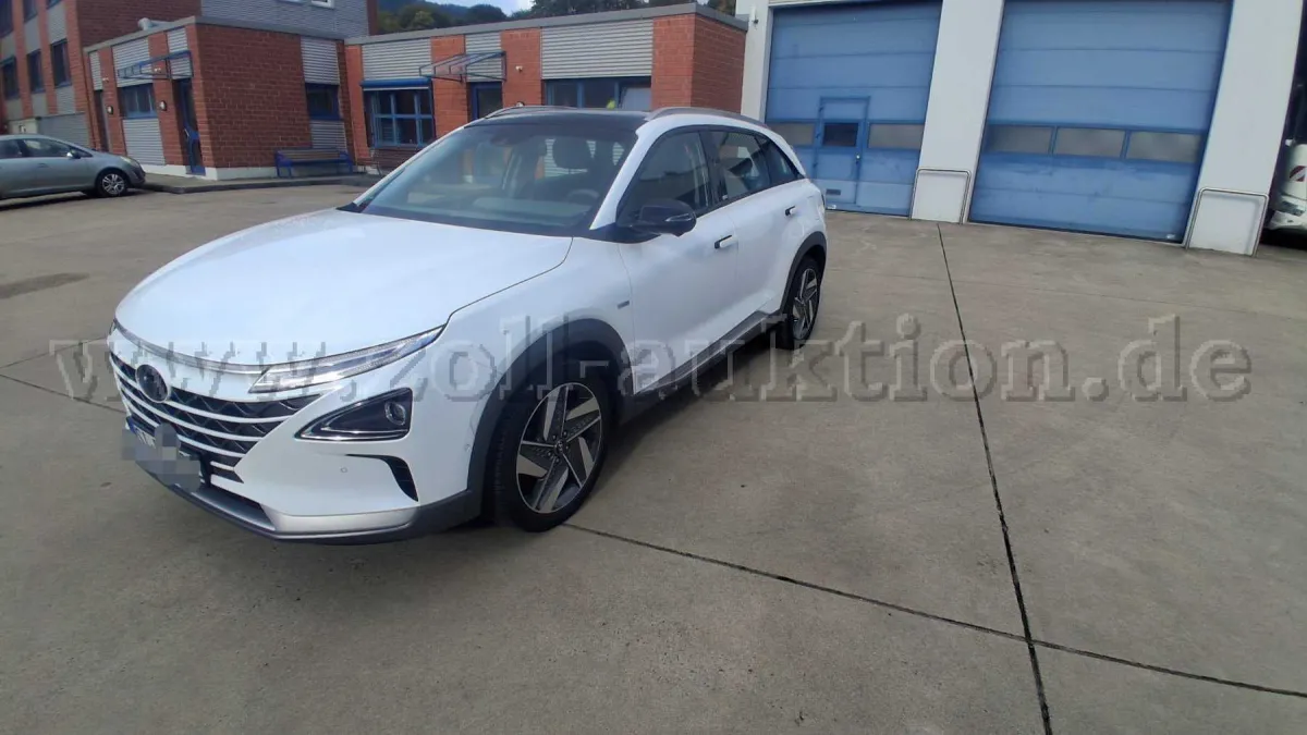 1 辆现代 Nexo 氢燃料