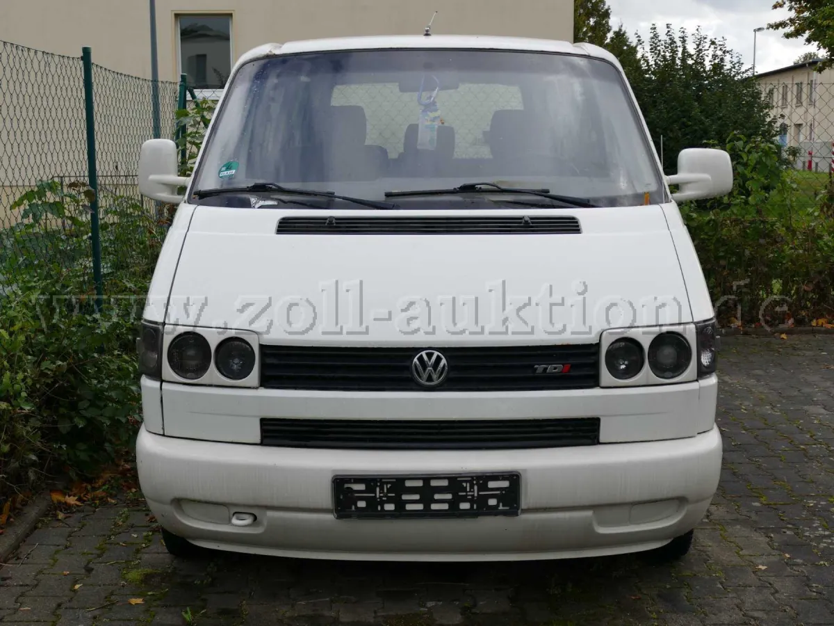 1 辆 VW Transporter（车架号被篡改）零件车