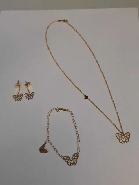 3 piese, inclusiv colier, cercei și brățară de la "Carl Bucherer"