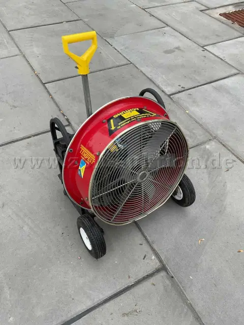 1 suflantă de înaltă performanță Tempest Power Blower