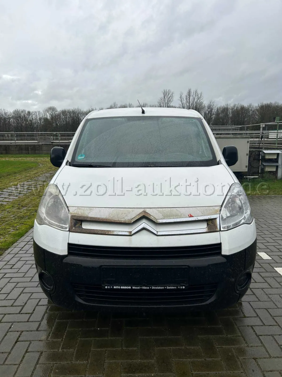 1 辆 Citroen Berlingo