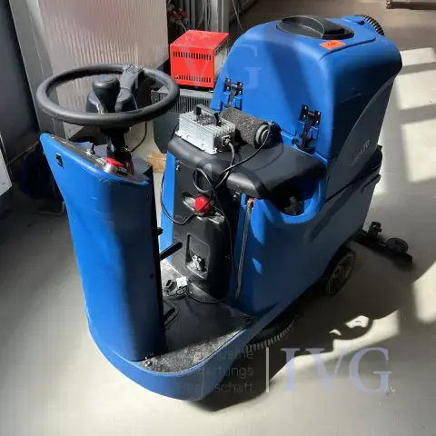 Macchina lavapavimenti WIPEKET SWA70
