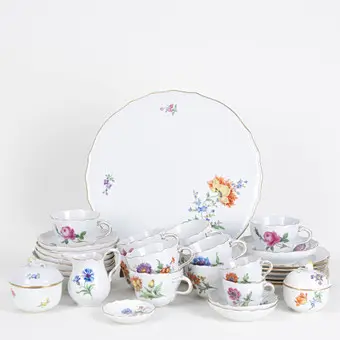 MEISSEN. Servicio de café 'Bunte Blume', segunda calidad, 2.ª mitad del s. XX (31).