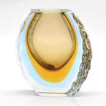 Alessandro Mandruzzato。穆拉诺设计师花瓶，工作室玻璃，sommerso，结构表面，意大利，约 1960 年。