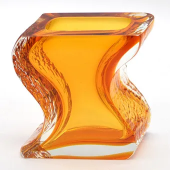 Alessandro Mandruzzato。穆拉诺设计师花瓶，工作室玻璃，sommerso，结构表面，意大利，约 1960 年。