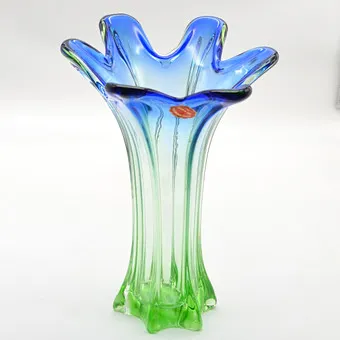 MURANO设计师花瓶,GENUINE VENETIAN GLASS,花形,用于STUDIOGLAS,SOMMERSO,意大利,约1960年。