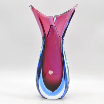 FLAVIO POLI。穆拉诺设计师花瓶，工作室玻璃，Sommerso，意大利，约1960年。