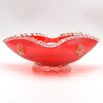 ARCHIMEDE SEGUSO. MURANO GLASSKÅL, GRANATÆBLEFORM, RØD OG TRANSPARENT, GULDFLITTER, ITALIEN, OMKRING 1960'ERNE.
