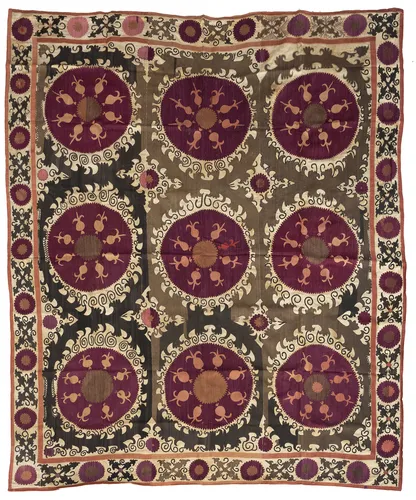 Trois Suzani