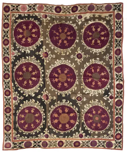 Trois Suzani