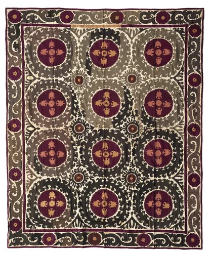 Deux broderies Suzani