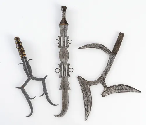 ANNULÉ - Trois armes cérémonielles