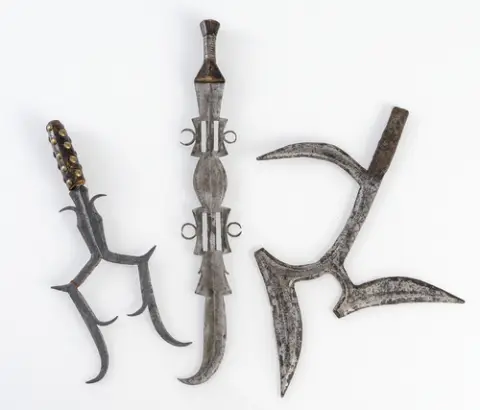 ANNULÉ - Trois armes cérémonielles
