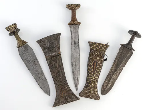 Trois épées
