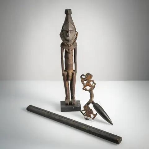Sepik-figuur en houtsnijwerken