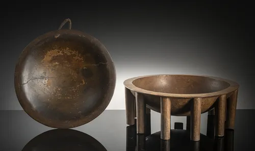 Twee ceremoniële schalen voor de kava-ceremonie
