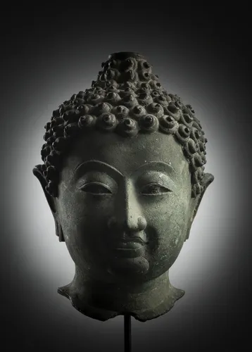 Bronzen hoofd van Boeddha Shakyamuni