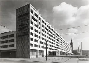 Bauhaus Dessau – Série de 10 photographies vintage en noir et blanc avec vues de bâtiments du Bauhaus