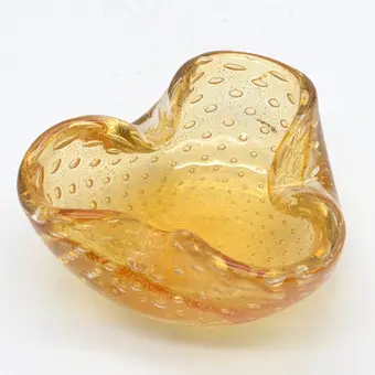 BAROVIER & TOSO. MURANO GLASSKÅL, STUDIOGLAS MED GULDFLITTER, BULLICANTE OG SOMMERSO, ITALIEN, OMKRING 1950.